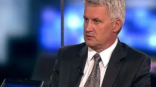 Jesteśmy nadal w grze do Euro 2012 - powiedział w TVN CNBC Biznes Paweł Jaguś, prezes Qumak-Sekom. Spółka nadal oczekuje rozstrzygnięcia kontraktów związanych z budową stadionów na mistrzostwa świata 2012 roku. O dobrych wynikach po drugim kwartale 2009 roku oraz perspektywach na kolejne z prezesem Qumak-Sekom rozmawialiśmy w programie "Rynki Dnia". 