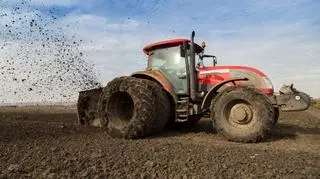 Przepisy ustawy ws. obrotu ziemią rolną mają wejść w życie 30 kwietnia