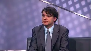 Polski sposób liczenia długu ważniejszy od uniijnego. Według Wojciecha Matysiaka, ekonomisty banku Pekao SA, w tym roku relacja długu publicznego do PKB nie przekroczy 55% - licząc wg krajowej metodologii i dlatego nie ma zagrożenia, że VAT w przyszłym roku wzrośnie.