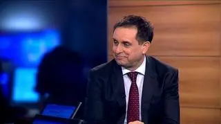 Teraz czas na chałwę, żelki i inne ciasteczka. ZPC Otmuchów może powiedzieć, że miniony rok był „palce lizać”. Nie przeszkodziła droga mąka, cukier, jaja – by spółka zwiększyła sprzedaż o 46% i poprawiła zysk operacyjny o 5%. Nie udało się jednak uniknąć niższych marż. Teraz największy producent chałwy chce się stać żelkowym liderem. nowa linia do produkcji żelek ma też posłużyć o zdobywania kontraktów z branży farmaceutycznej. Gościem TVN CNBC był Bernard Węgierek, prezes ZPC Otmuchów.