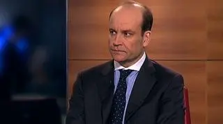 To nie był dobry rok dla Trakcji Polskiej: skurczyły się przychody i zyski. Spółka tłumaczy spadek przychodów przesunięciem przetargów ogłaszanych przez PKP PLK. Firma jest silnie uzależniona od tego kontrahenta, który dał jej 69 proc. przychodów w ubiegłym roku. Każde przesunięcie przetargu bije więc w wyniki spółki. Czy przejęcie litewskiej grupy Tiltra poprawi te wyniki w przyszłości? - miedzy innymi to pytanie zadaliśmy prezesowi Trakcji Polskiej Maciejowi Radziwiłłowi.