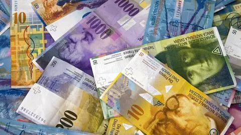 Przewalutowanie kredytu? Szef KNF dopuszcza taką możliwość, ale stawia warunek