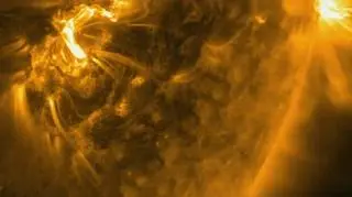 Od kilku dni astronomowie obserwują serię potężnych wybuchów na Słońcu