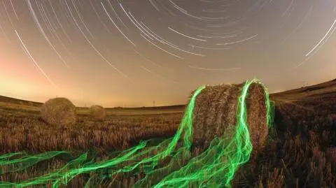 Zdjęcie Jakuba Sobczyka uzyskane metodą light painting, czyli malowania światłem 