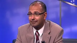 W "Biznes Lunchu" Paweł Blajer zajął się tematem ruchu drogowego dla TIR-ów. O czym należy pamiętać, gdy planujemy przewóz towarów po drogach publicznych i kiedy możemy spodziewać się, że nasz towar nie dojedzie na czas z powodu weekendu czy wysokiej temperatury. Gościem "Biznes Lunchu" był Alvin Gajadhur, z Głównego Inspektoratu Transportu Drogowego.