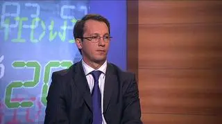 Silna przecena na surowcach. O ok. 100 dolarów w ciągu dnia staniało złoto, a srebro traci 10 proc., Rozmowa z Bartoszem Michałkiem z Comperii.