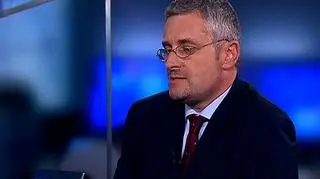 Moskwa tak bardzo potrzebuje pieniędzy, był łatać budżet, że chce sprzedać duże - choć nie większościowe - pakiety akcji w kluczowych dla państwa firmach z sektora energetycznego i bankowego. Rząd Rosji w ciągu 3-ech lat chce sprzedać państwowe aktywa za ponad 29 miliardów dolarów. Pod młotek mają pójść udziały w 10-ciu rosyjskich firmach. Rozmowa z Markiem Zdziechem, partnerem w VALUECOM Management Consulting.