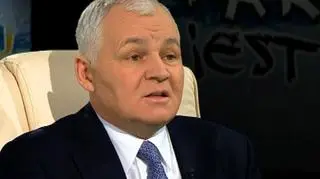 27.01| - Leszek Balcerowicz jest wstanie zaprzedać duszę diabłu, żeby obronić OFE - tak Jan Krzysztof Bielecki ocenia krytykę rządowego projektu zmian w systemie emerytalnym przez byłego prezesa NBP. Balcerowicz zamiast obcięcia składek do OFE zaproponował własne rozwiązania. - To nie jest droga, która byłaby alternatywą dla rządowej - ocenił przewodniczący Rady Gospodarczej przy Premierze.(TVN24)