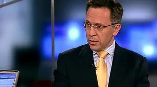 W polskiej gospodarce dzieje się źle niż rok wcześniej, ale świetnie w porównaniu z innymi krajami gdzie produkcja przemysłowa spada o 20 procent. Radzimy sobie bardzo dobrze i oby tak dalej. Tak w magazynie 90 Minut, profesor Kszysztof Rybiński, partner Ernst&Young komentował dane dotyczące produkcji przemysłowej, która w kwietniu spadła o 12,4 procent w ujęciu rocznym i o 7,1 procent w ujęciu miesięcznym.