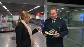 Piękna markowa torebka pamiątką z wakacji - uwaga po dotarciu na lotnisko, czeka cię twarde lądowanie. Za przywożenie podróbek do Polski grozi nawet kara więzienia. Celnicy uczulają - Europa zaostrza wychwytywanie podróbek. Tylko w zeszłym roku skonfiskowano towar  o wartości 1 mld euro. Na celowniku są zakupy z Egiptu, Turcji, Bułgarii i Chin.