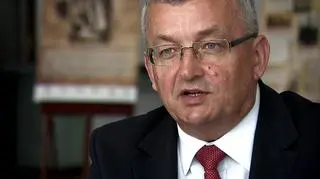 Adamczyk zainteresowany wyższymi opłatami paliwowymi