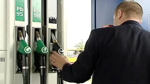 Co czeka kierowców w przyszłym tygodniu? "Przecena na stacjach paliw hamuje"