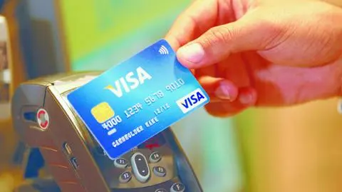 Visa chce śledzić klientów przy użyciu smartfona. Dla bezpieczeństwa