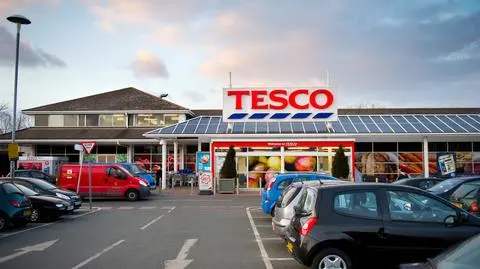 Tesco zamyka 7 supermarketów, ma wysokie straty finansowe