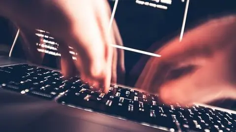 Atak na KNF pochodzi z zewnątrz