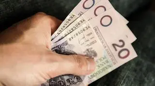  Rząd w poniedziałek przyjął wstępnie projekt budżetu na 2016 rok z deficytem nie większym niż 54,620 mld zł