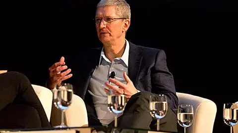 Rosjanie nie wpuszczą Tima Cooka? "Jest gejem" i "może przywieźć wirusa Ebola, AIDS, rzeżączkę"