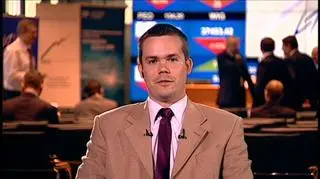 Były premier Grecji przekonany o wyjściu jego kraju ze strefy euro. Jedna wypowiedź polityka z Aten i europejska waluta testuje ostatnie minima. Czy Unijny szczyt w Brukseli może zmienić obraz rynku walutowego ? Gościem TVN CNBC jest diler walutowy DMK Alfa Andrzej Stefaniak.