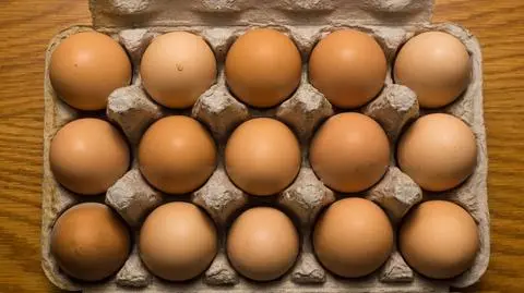 Jaja tanieją. Ten rok może być trudny dla producentów