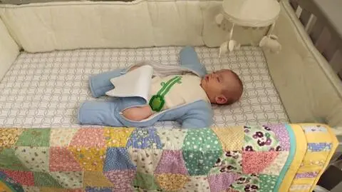 Kombinezon, który czuwa nad snem dziecka