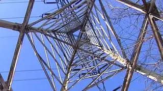 Niby taniej, ale jednak tak samo. Niższe ceny producentów energii przy jednocześnie wyższych taryfach za przesył ostatecznie nie daje przedsiębiorcom zbyt wielkich obniżek. Jednak prawo daje możliwość zmiany dostawcy. W wielu przypadkach taka energetyczna emigracja może się bardzo opłacać. Ponadto im bardziej mobilni będą przedsiębiorcy tym większa może na rynku zapanować konkurencja i walka o odbiorców. 