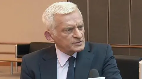 Od nas domagano się solidaryzmu (w sprawie uchodźców - red.) i my ten solidaryzm wprowadzamy, teraz musimy twardo domagać się solidarności w sprawie bezpieczeństwa energetycznego - mówił w RMF FM Jerzy Buzek