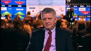 "Liczymy na pewne, stopniowe przyspieszanie popytu inwestycyjnego przedsiębiorstw, na wkład netto eksportu do PKB i to powinno nam nawet przy umiarkowanie rosnącym popycie konsumpcyjnym zapewnić przyzwoity wzrost gospodarczy", mówi prof. Marek Belka, prezes NBP w rozmowie z Mikołajem Kunicą.