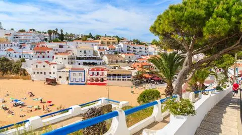 Portugalia dla turystów. Dobre miejsce dla surferów