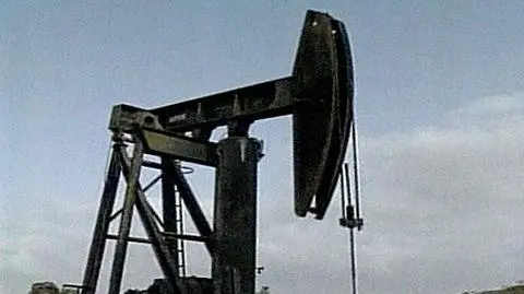 Ropa i miedź w dół