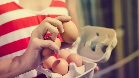 Biedronka. GIS wycofuje partie jaj, możliwość wystąpienia salmonelli