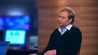 City Interactive szykuje kolejną po Sniperze grę, która mogłaby powalczyć o rynek z Wiedźminem. W tym celu spółka nawiązała współpracę z niemieckim studiem, które produkuje gry fabularne. O planach spółki i wpływie słabego złotego na jej przychody w "Rynkach Dnia" Rafał Hirsch rozmawiał z Markiem Tymińskim, prezesem City Interactive