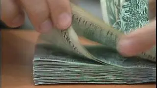 Pociągiem wkrótce drożej - PKP Intercity od połowy kwietnia podnosi ceny biletów na najdłuższych trasach - bo znacznie podrożał prąd. Podwyżka w Intercity to kolejny dowód, że musimy obawiać się inflacji. A ta w przyszłym roku może dojechać do 8,4 procent - tak prognozuje w pesymistycznym wariancie Organizacja Współpracy Gospodarczej i Rozwoju. Nasze Ministerstwo Finansów uważa, że ten czarny scenariusz się nie sprawdzi i podtrzymuje swoje prognozy.