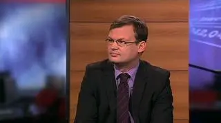 Ósmy w tym roku kryzysowy szczyt Unii Europejskiej zakończony. Zmian w traktach nie ma, ale powstanie za to unia fiskalna. Zakłada ona m.in. wprowadzenie automatycznych sankcji za łamanie dyscypliny budżetowej dla krajów przekraczających limity deficytu i długu publicznego, a także wpisanie do konstytucji przez wszystkie kraje tzw. złotej zasady utrzymywania zrównoważonych budżetów. Gościem Roberta Stankiewicza był Robert Zmiejko, Katedra Polityki Gospodarczej SGH