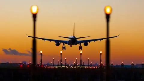 KLM ostrzega, że linia mogła podawać jedzenie skażone listerią