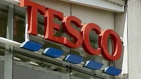 Sieć hipermarketów Tesco zamierza wejść na rynek smartfonów