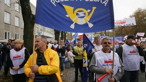 Pocztowcy protestują przeciwko nowym warunkom zatrudniania