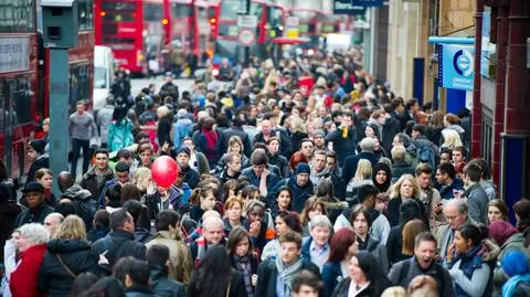 GUS: w 2014 r. poza krajem przebywało czasowo 2 mln 320 tys. Polaków