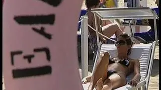 Coraz częściej wybieramy wakacje w standardzie all inclusive - teoretycznie płacąc za wszelkie udogodnienia o jakich moglibyśmy pomyśleć. Niestety, często okazuje się, że pod piękną etykietą, kryją się okazje... do dopłacania.