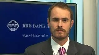 Pierwsze sygnały dotyczące wysokości deficytu 2011. Według nieoficjalnych informacji Ministerstwo Finansów zaproponowało we wstępnym projekcie przyszłorocznego budżetu deficyt na poziomie 40,2 miliarda złotych. O pierwsze komentarze do tej kwoty Mikołaj Kunica pytał Marcina Mazurka, analityka BRE Banku.