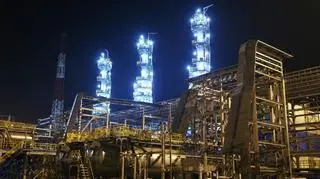 "FT": KE chce oceniać z góry umowy gazowe z Rosją