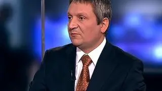 Spór polskiego rządu o PZU z Eureko zakończony. Zawarta ugoda zakłada mn. wypłacenie holenderskiej spółce ponad 4 mld zł odszkodowania i część dywidend największego polskiego ubezpieczyciela. Porozumienie zakłada także zredukowanie udziału Eureko w PZU do 18% i kary za ew. konkurencje. Ubezpieczyciel ma także wejść na GPW do 2012 roku, ale zdaniem kancelarii Hogan & Hartson, która w sporze doradzała polskiemu rządowi PZU będzie gotowe do debiutu już we wrześniu 2010. O tym kiedy PZU zadebiutuje na warszawskim parkiecie i o kulisy ugody z Eureko byłego Ministra Skarbu Andrzeja Mikosza (obecnie Hogan & Hartson) w "Dniu na rynkach" pytał Robert Stanilewicz.