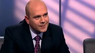 Rzecznik Praw Ubezpieczonych chce ograniczyć uprawnienie rzeczoznawców zajmujących się wypadkami komunikacyjnymi. Wyceny dokonywane przez zakłady ubezpieczeń różnią się bowiem znacznie od wycen certyfikowanych rzeczoznawców - kierowcy często skarzą się na zaniżanie przez zakłady odszkodowań. Gościem Roberta Stanilewicza w programie "Pieniądze od Rana" był Bartłomiej Chmielowiec z Biura Rzecznika Ubezpieczonych.