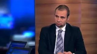 Pomożemy bankom, ale najpierw niech banki pomogą sobie same. Tak w skrócie wygląda plan rekapitalizacji banków zaprezentowany po południu przez przewodniczącego Komisji Europejskiej Jose Manuela Barroso. W pierwszej kolejności banki powinny postarać się zebrać kapitał z rynku a jeśli to się nie uda - pożyczek udzieli EFSF. O pomyśle Barroso porozmawiamy z Piotrem Ciżkowiczem, głównym ekonomistą Ernst & Young.