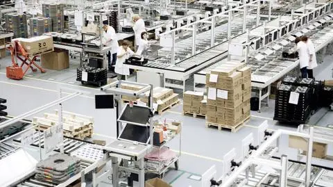 Firmy wyprowadzają produkcję poza miasta