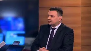 Szykują się zmiany w obowiązkach informacyjnych spółek giełdowych. W planach jest rezygnacja z raportów bieżących, np. o umowach znaczących, dużych kredytach. Po proponowanych spółki będą mogły decydować co jest informacją znaczącą, przez co mogą nie informować o zdarzeniach, które będą mało korzystne dla spółki. Czy takie zmiany będą sprzyjały rzetelności i przejrzystości informacji mówi Piotr Paliło, prezes Biura Informacji Kapitałowych.