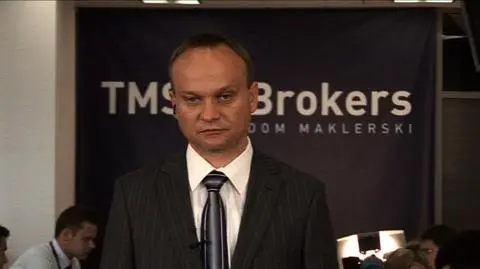 Złoty traci do euro, franka i dolara. - Jest już za późno na interwencję BGK na rynku walutowym - uważa Marek Wołos, członek zarządu TMS Brokers. Kolejną barierą dla pary EUR/PLN jest poziom 4,10-4,12 - dodaje.