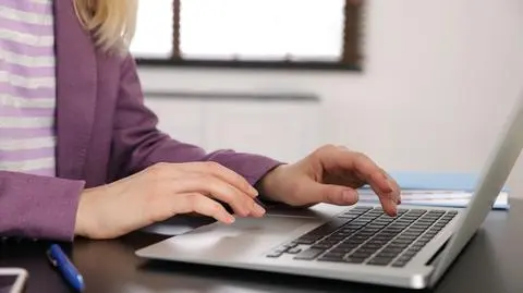 Najwięcej pytań, jak wskazał wiceszef resortu rozwoju, dotyczy zagadnień związanych z ubezpieczeniami i zatrudnieniem