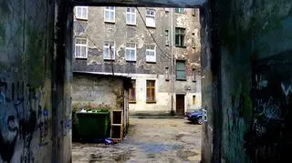 W 2015 r. wzrósł odsetek osób zagrożonych skrajnym ubóstwem