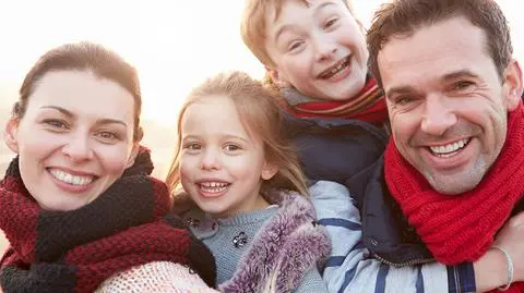 500 zł na dziecko dla rodzin za granicą? Co jest w projekcie ustawy?