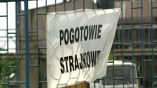 Nie wszyscy radzą sobie jednak dobrze. ZNTK Łapy, Monnari, Galeria Centrum, Krośnieńskie Huty Szkła, Sfinks - zupełnie różne branże i bardzo podobne problemy. Problemy, które mogą oznaczać likwidację zakładu i setek miejsc pracy jak w Łapach,  albo otwarcie zupełnie nowego rozdziału jak w przypadku Sfinksa. 
